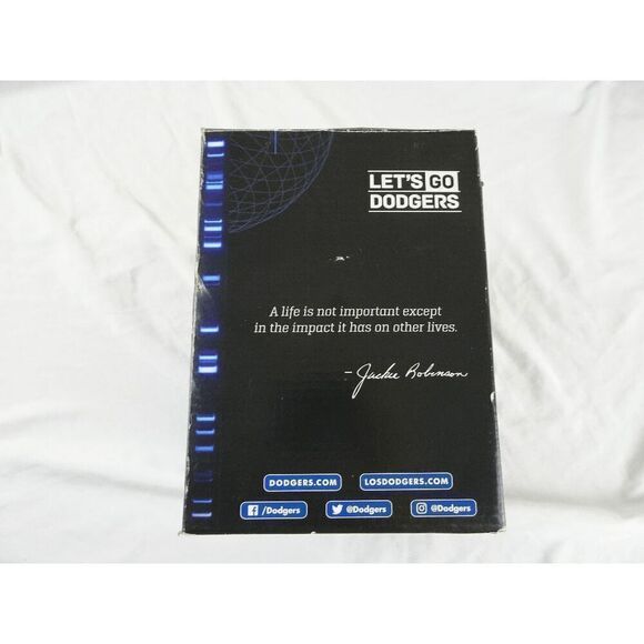 2017 Dodgers Replica Jackie Robinson Statue - Picture 2 of 12